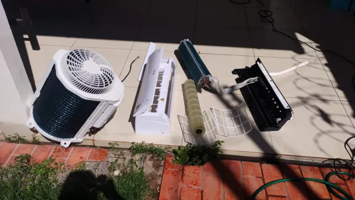 Limpeza de ar condicionado completa 