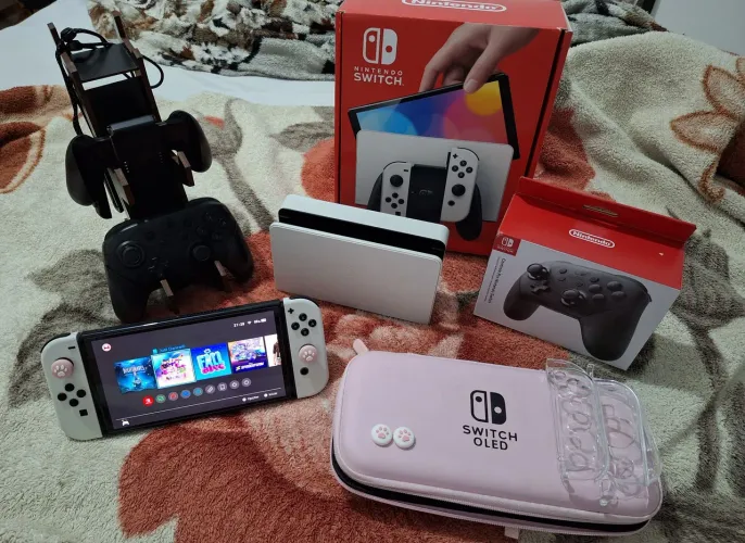 VENDO NINTENDO SWITCH OLED + ACESSÓRIOS E CONTROLE PRO