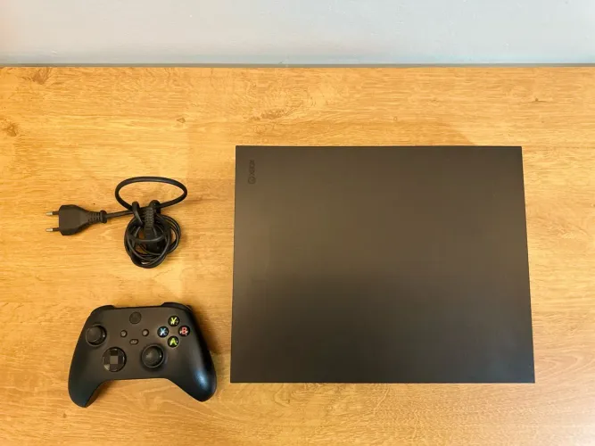 vendo xbox one x 1tb, 1 controle original do series s