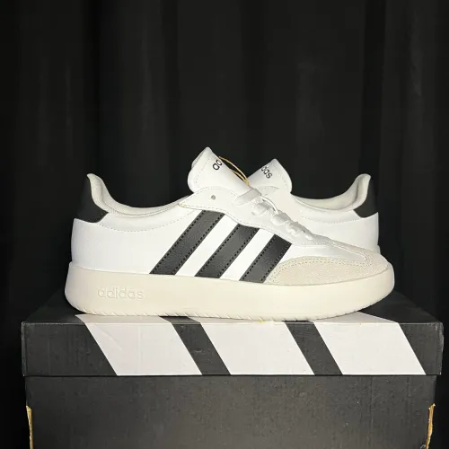 Tênis adidas Barreda tamanho 37br