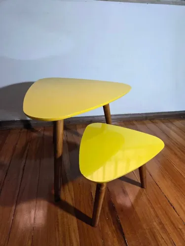 Conjunto 2 Mesas de Apoio Amarelas - Estilo Retrô