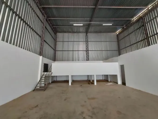 Galpão Comercial para Aluguel com 300m² em Juazeiro