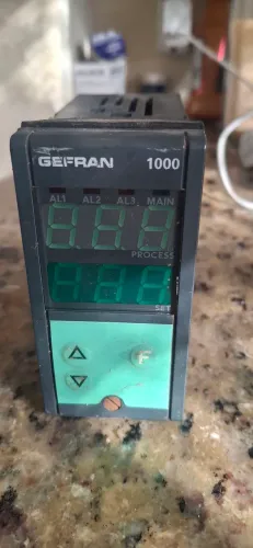 Controlador configurável GEFRAN 1000