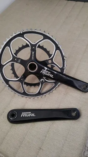 Pé de vela SRAM Rival com 52x34