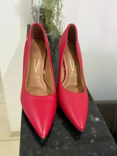 Scarpin vermelho Vizzano