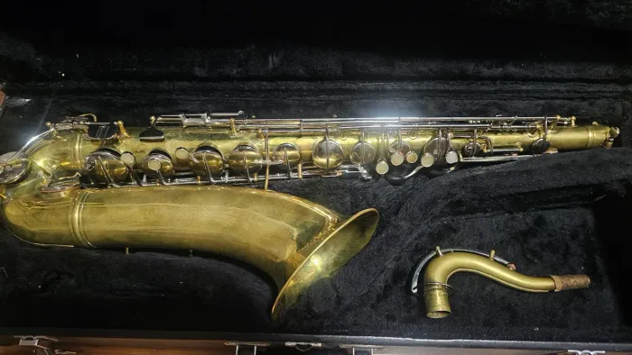 Saxofone tenor Conn Shooting Stars americano