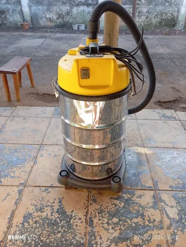 Vende se aspirador de pó e agua chipareni 30 litros 