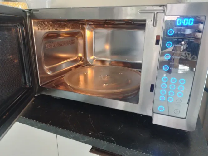 Microondas todo em inox