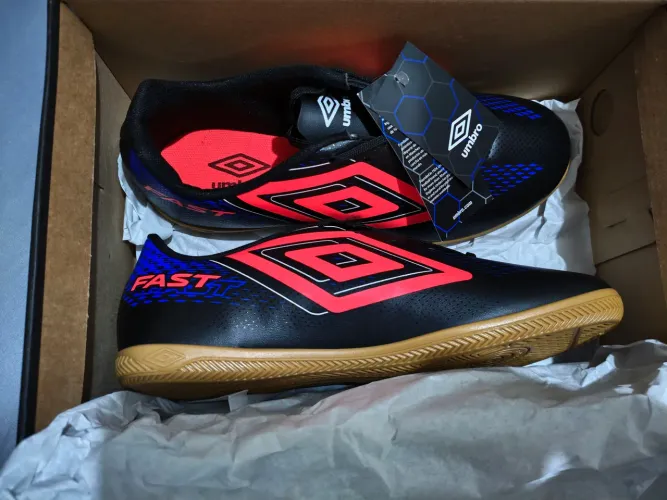 Chuteira umbro futsal n42 original 