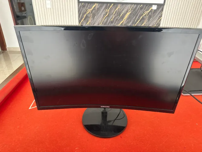 Monitor 24 curvo