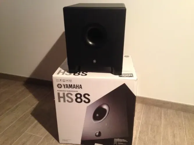 Sub Yamaha HS8S Novíssimo