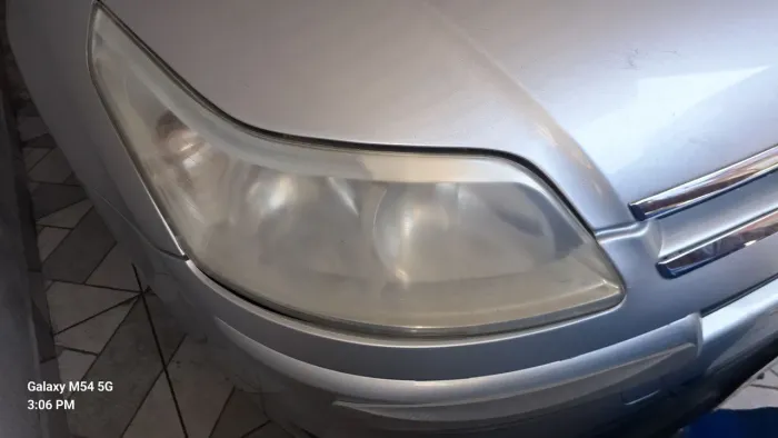 FAROL C4 PALLAS ELÉTRICO LADO direito