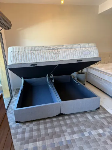 Cama KING MAXFLEX SEMINOVA COM BAÚ TOP