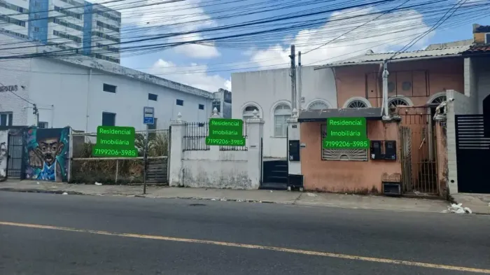 Terreno com dois imóveis Contruido