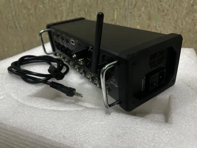 Mesa digital XR12 