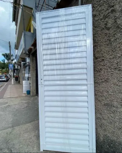 Porta de Alumínio Branca -QUEIMA DE ESTOQUE