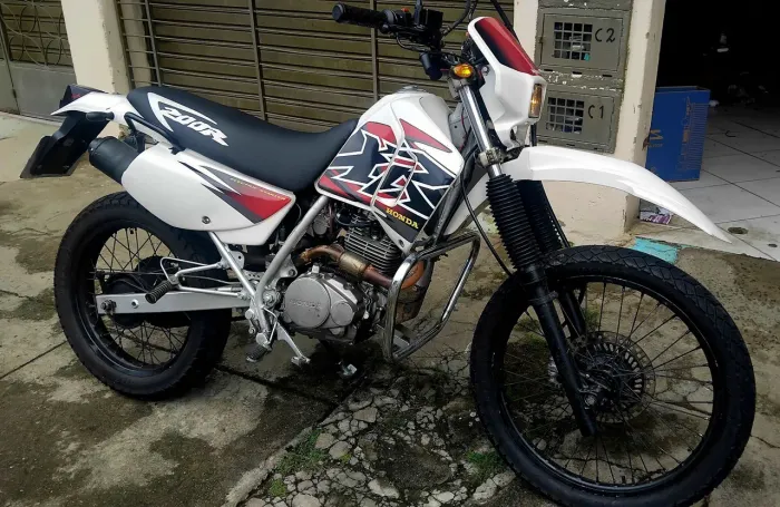 ?HONDA XR 200 ANO 2000 RARIDADE<br>