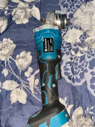 Vendo Esmerilhadeira a Bateria