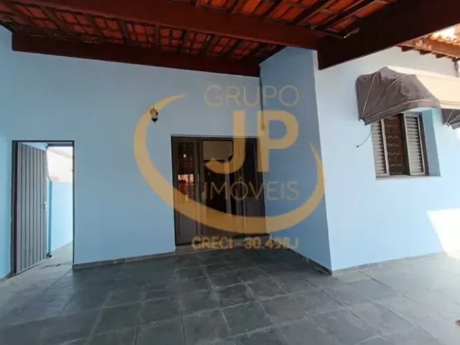 Casa térrea com 2 dorm./Suíte/Quintal amplo/2 vagas/ Jd. Santa Rosália