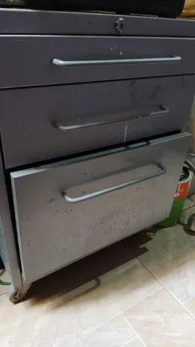 Gaveteiro de aço 