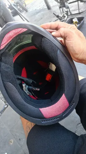 Vende - se capacete ls2