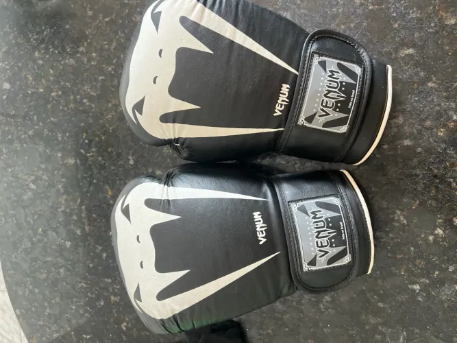 luva de boxe Venum Giant 3.0
