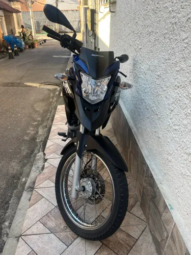 XRE 190 - Moto de garagem.