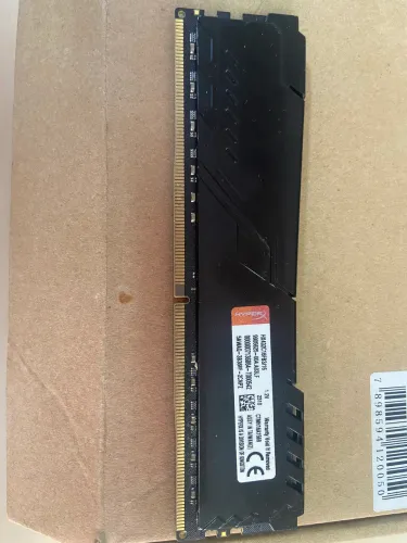 Memória Ram: 16GB DDR4 3200MHZ