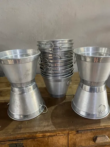 Baldes de alumínio para gelar bebidas 