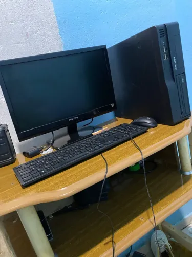 Computador completo AMD X4 4GB RAM HD160 tela 19