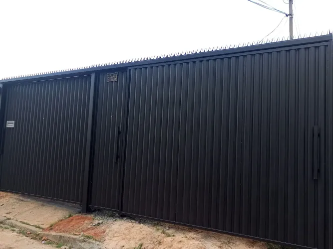 Portão modelo chapa ondulada a partir de:
