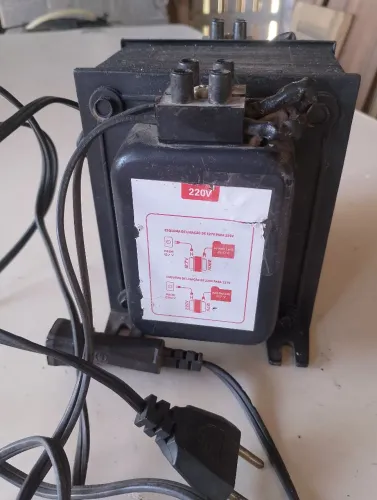 Transformador bivolt 