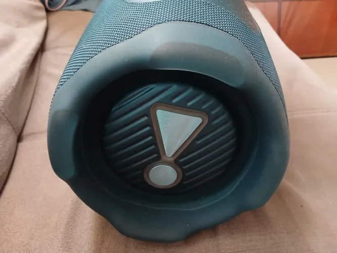 Bombom jbl 4 pouco uso