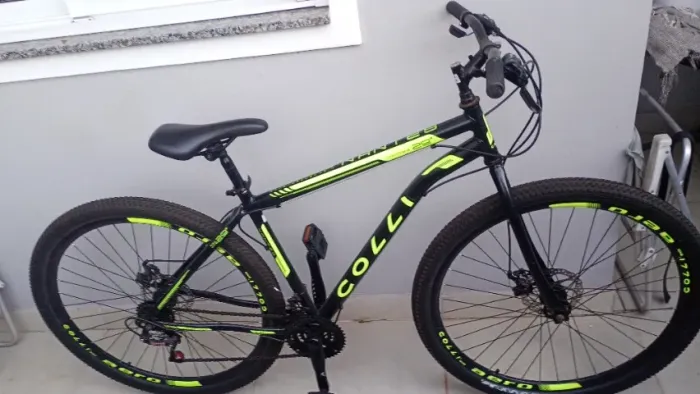 BICICLETA COLLI  ARO 29  PRATICAMENTE NOVA