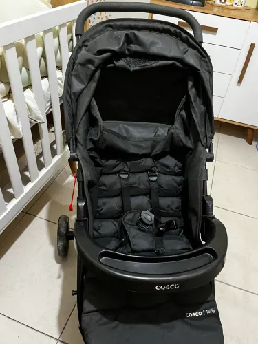 Carrinho de bebê Cosco