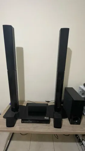 Home Theater LG BH6430P com DuasTorres de Som Surround 5.1
