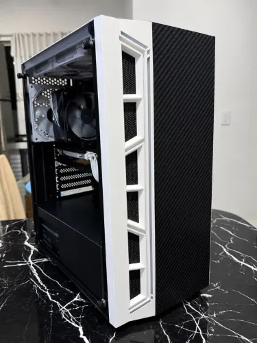 PC GAMER À VENDA! Intel Xeon, 16gb ram, SSD 256 + HD 500 gb, RX 580 8gb muito novo!