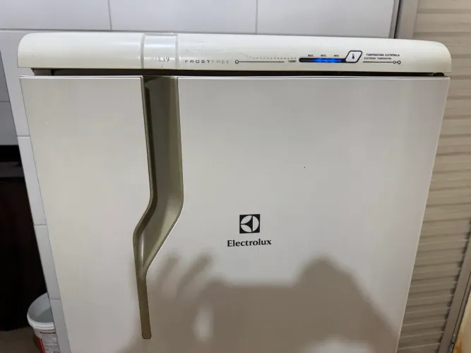 Geladeira único dono 900