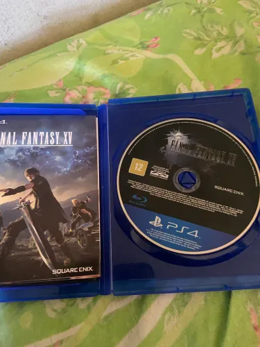 Final Fantasy XV Day One Edition PS4 - Mídia Física