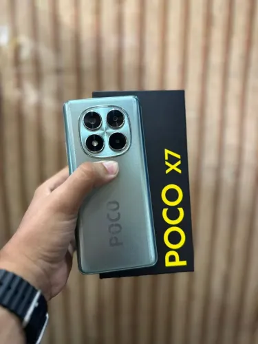 POCO X7<br>256/8GB<br>COMPLETO <br>TODO ORIGINAL <br>ACEITAMOS TROCA <br><br>1.399,00