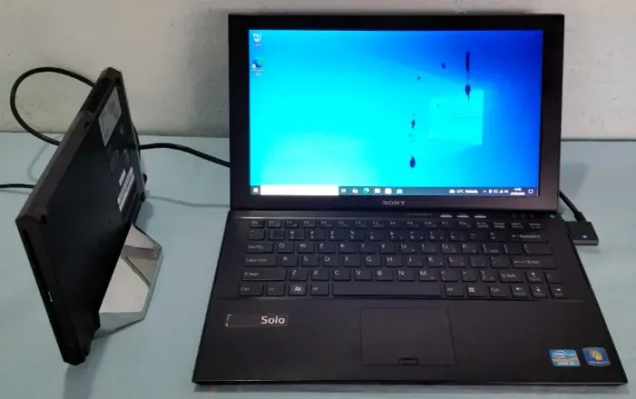 Notebook Sony Vaio VPCZ2 Core i5 + Power Media Dock AMD Radeon HD 6700M Series com 1 GB