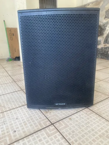 Vendo caixa de sub Attack ativo