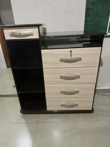 Cômoda 4 gavetas com espelho