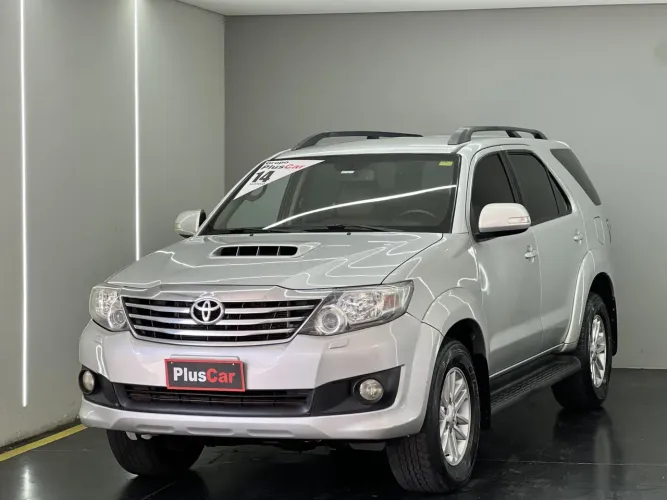Toyota Hilux SW4 SRV D4-d 4X4 3.0 TDI Dies. AUT 2014
