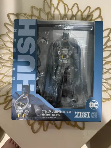 Batman Hush Mafex