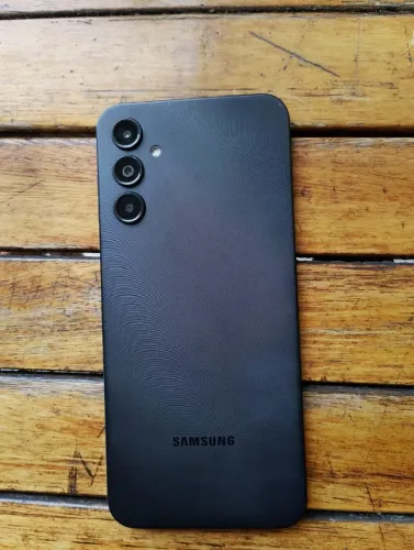 Celular Samsung A14 à venda, quase novo, 5G, 64 GB, bateria 95%.