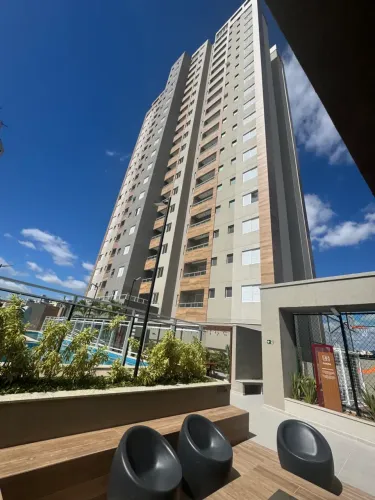 Apartamento para aluguel tem 60 metros quadrados com 2 quartos