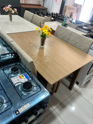 Mesa de Jantar em Madeira - 4 Cadeiras