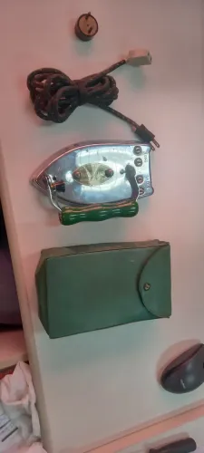 Ferro De Passar Roupa De Viagem Antigo Bastos - Raridade Vintage