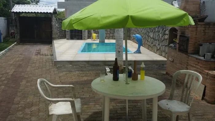 Vendo ou troco uma casa em Itaocara.